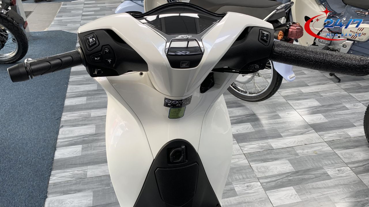 honda-sh-y-150i-trang-pha-le