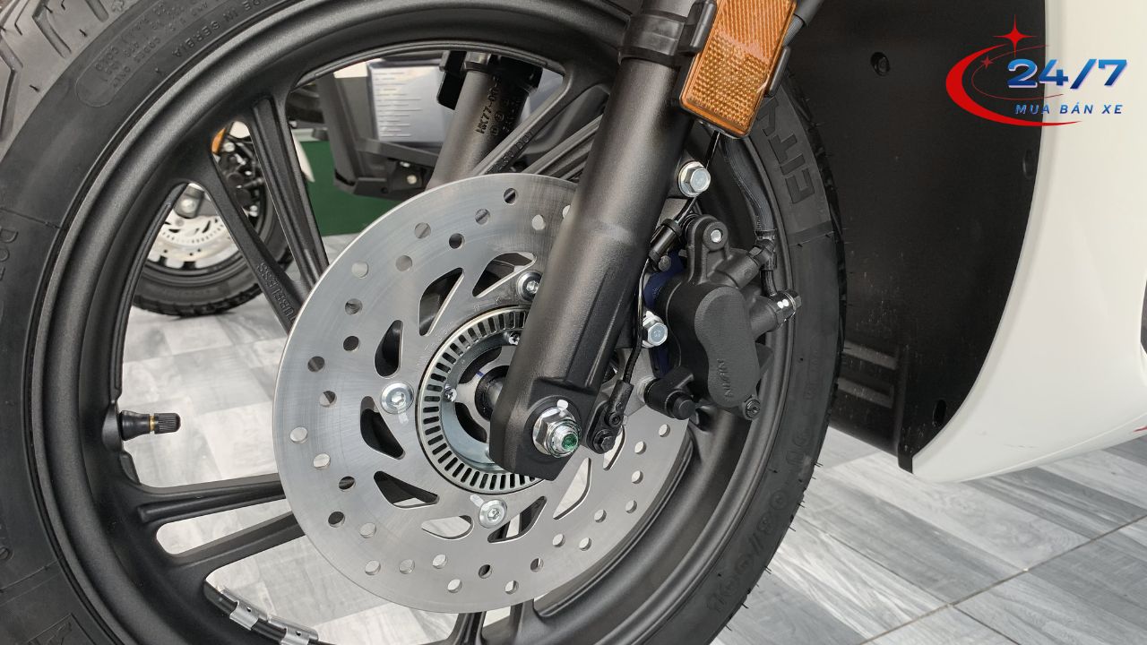 honda-sh-y-150i-trang-pha-le