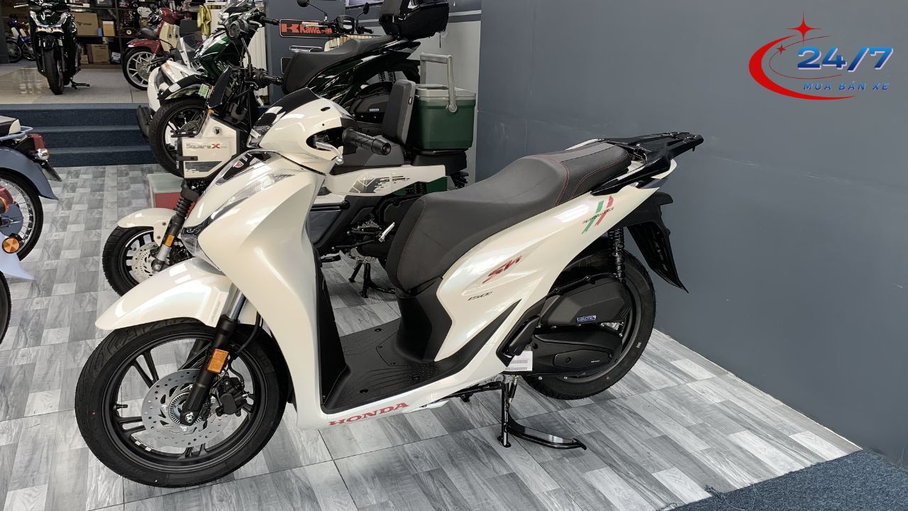 honda-sh-y-150i-trang-pha-le