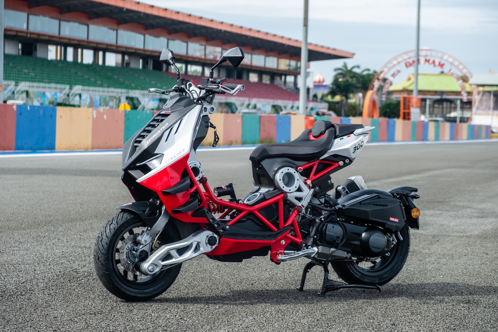 Italjet Dragster 300 Malossi - Xe tay ga độc đáo