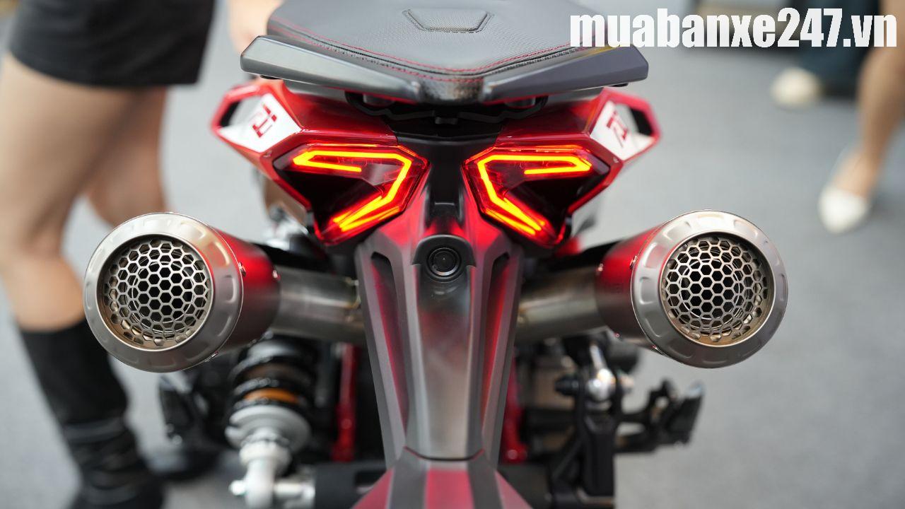 Giá Italjet Dragster 700 Twin Premium Edition khoảng 428 triệu