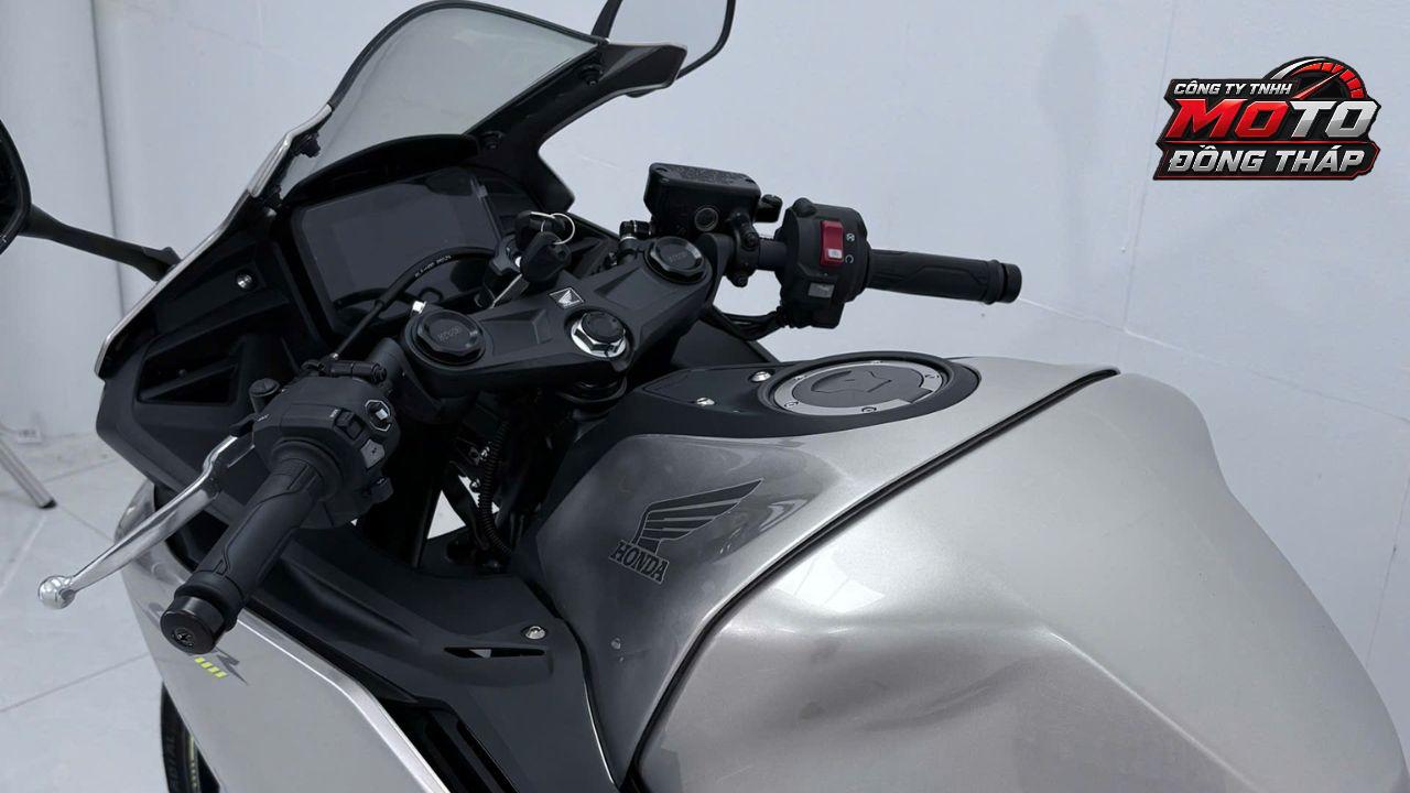 Honda CBR500R Four - Màu Bạc