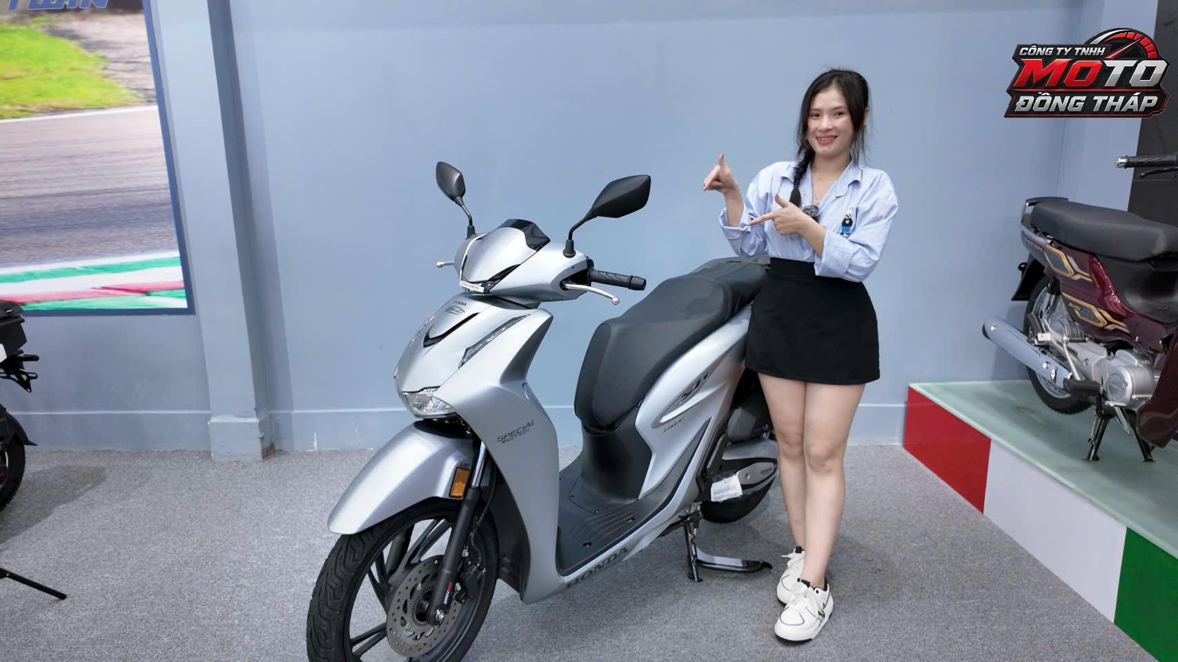 Honda SH Ý 150i Special Edition phiên bản mới nhất từ nhà Honda Moto Roma 2 Honda SH Ý 150i Special Edition Honda Moto Roma màu bạc
