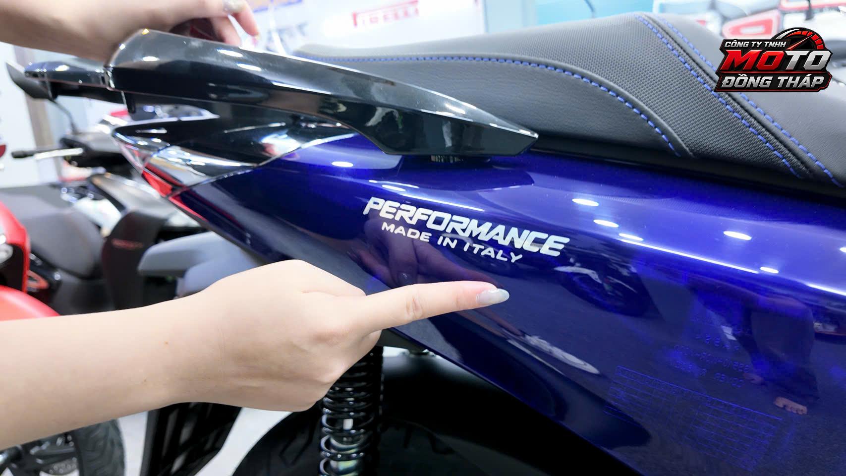 Những điểm nổi bật giúp Honda SH Ý 150i Vetro Blue Honda Moto Roma trở thành tâm điểm của giới chơi xe nhập khẩu 11 Honda SH Ý 150i Vetro Blue Honda Moto Roma