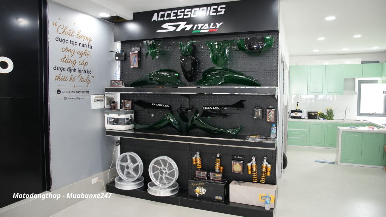 Moto Đồng Tháp chính thức khai trương showroom xe máy cao cấp ngày 28/7/2026 8 Không gian phụ kiện và đồ chơi xe