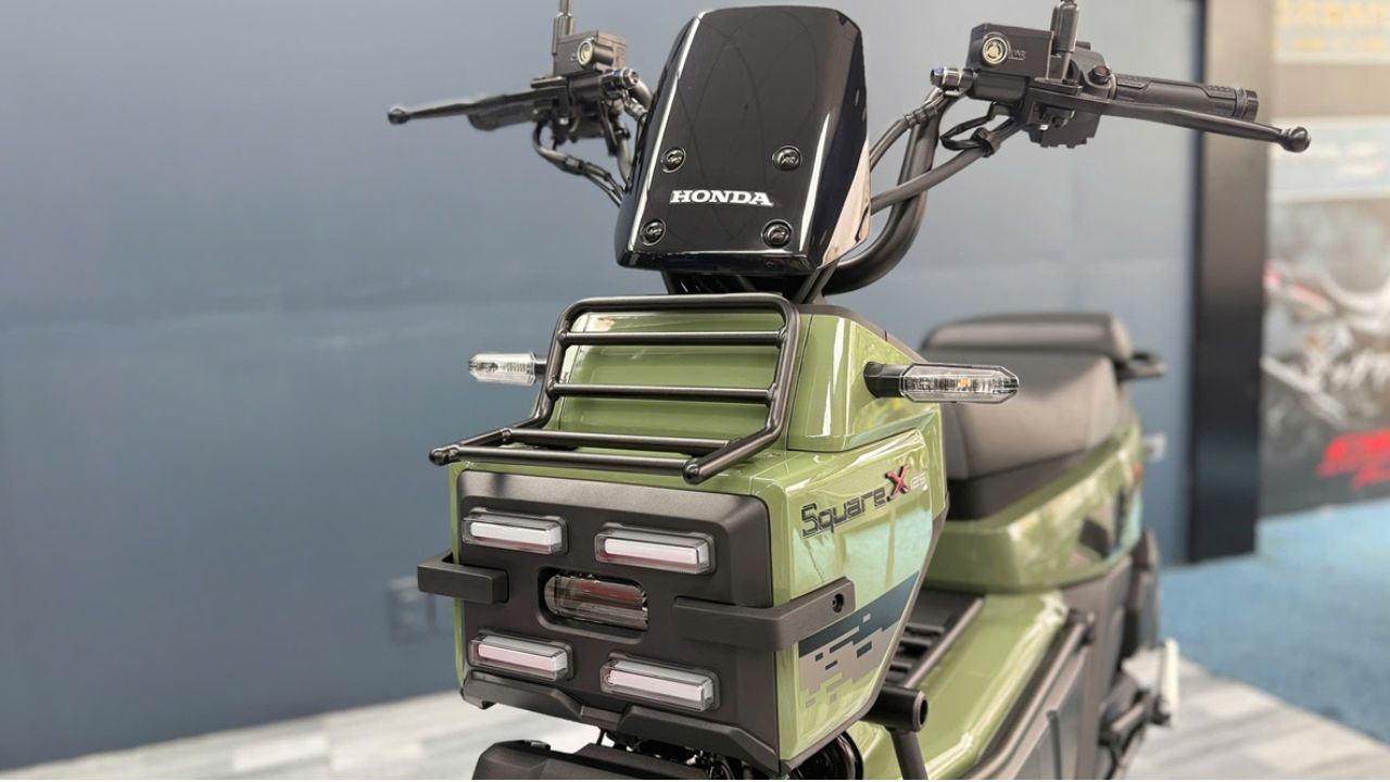 honda square x125 mau xanh trang vang 2