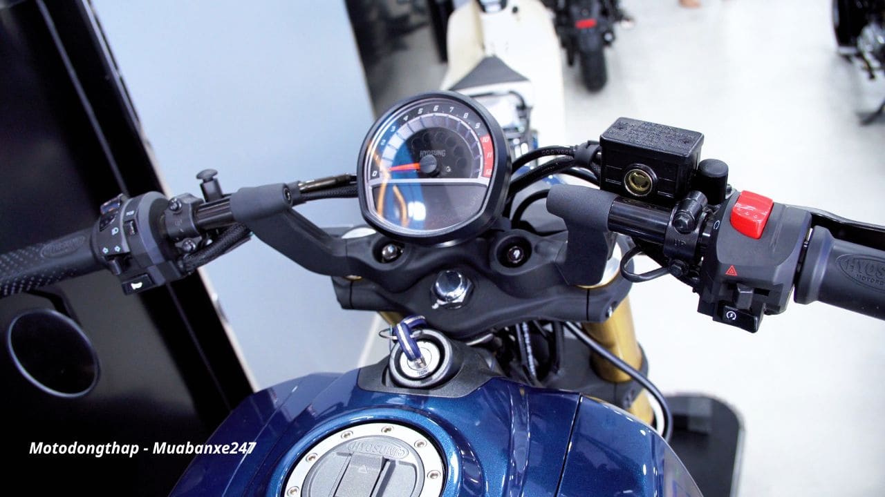 Hyosung GV350X