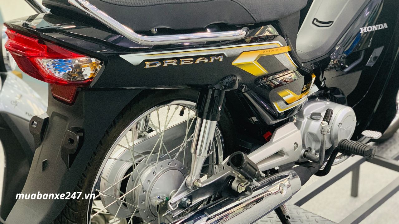 Honda Dream NCX 2026 màu đen còn vài xe tại Việt Nam