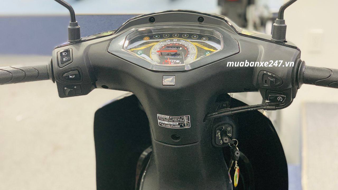 Honda Dream NCX 2026 màu đen còn vài xe tại Việt Nam
