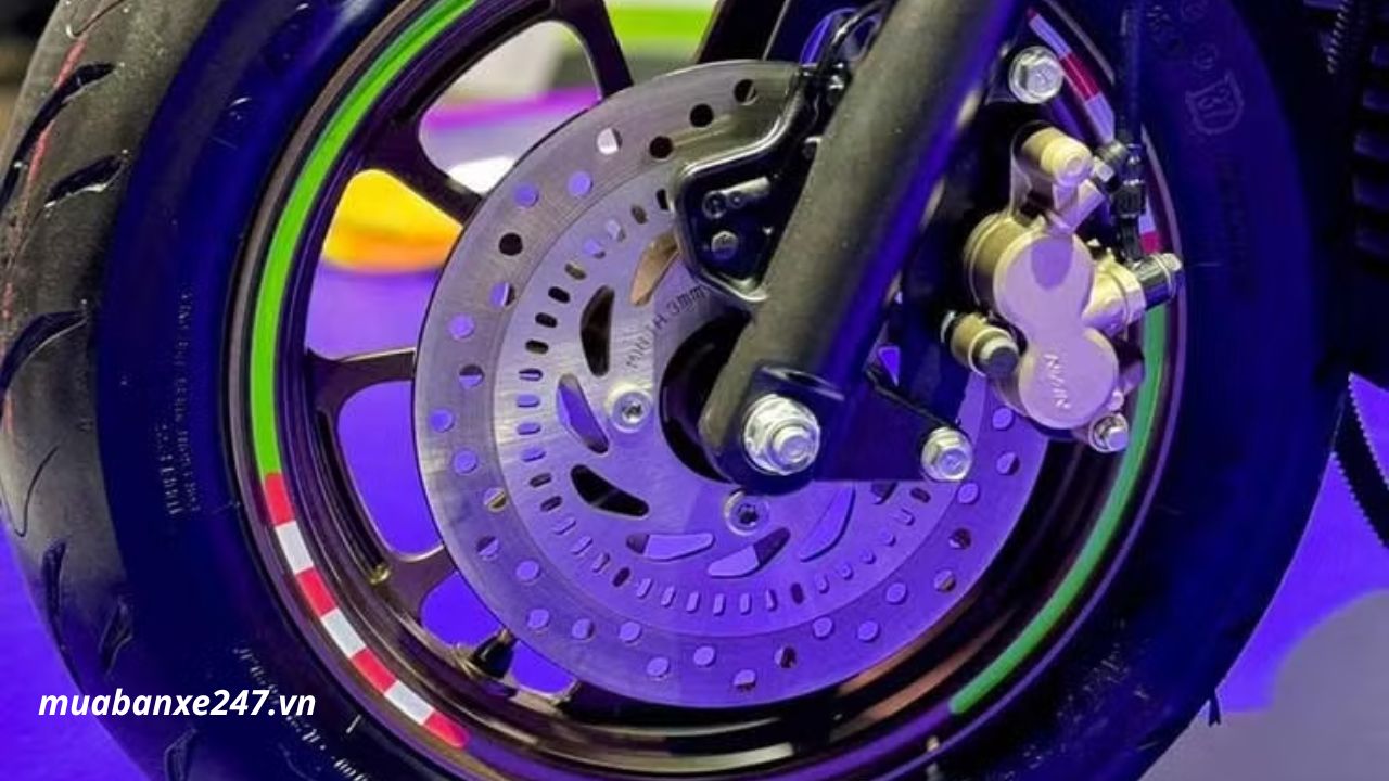 Giá Honda Giorno+ Buzz Lightyear khoảng 59 triệu đồng tại Thái Lan 8 Honda Giorno+ Buzz Lightyear Limited Edition
