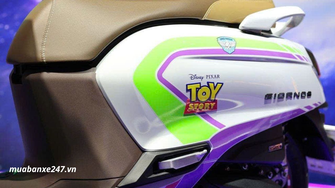 Giá Honda Giorno+ Buzz Lightyear khoảng 59 triệu đồng tại Thái Lan 6 Honda Giorno+ Buzz Lightyear Limited Edition