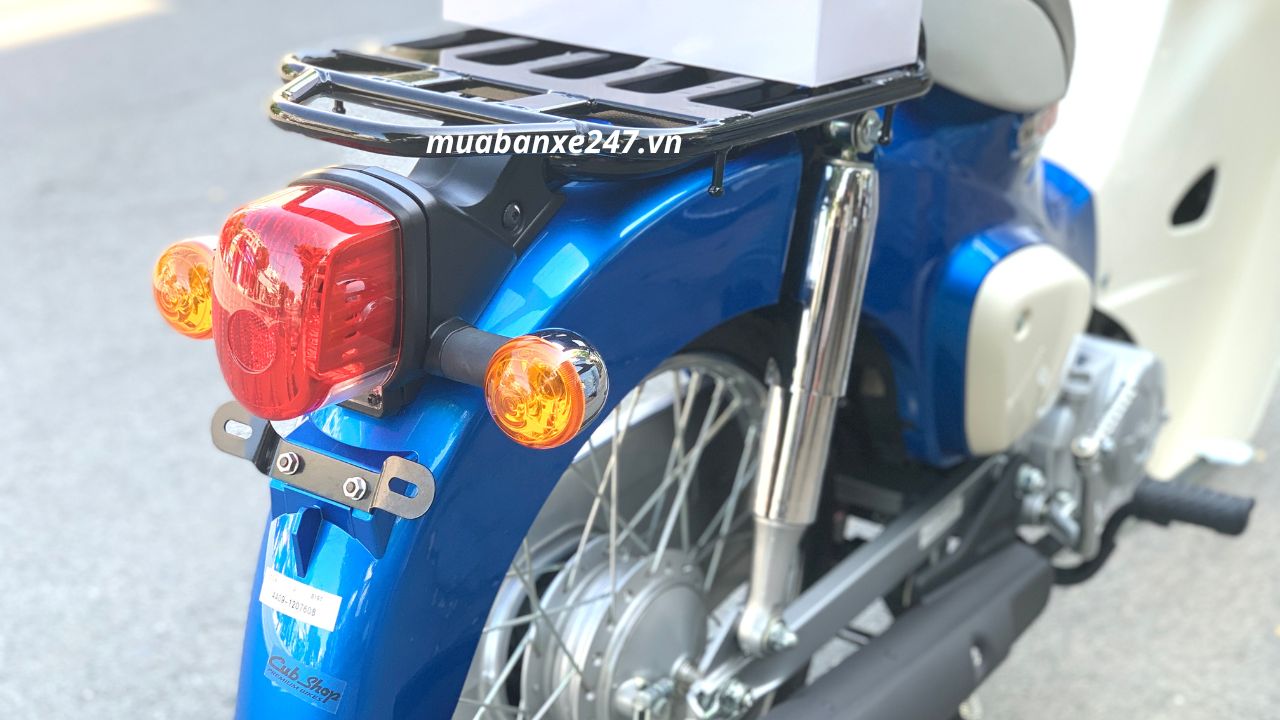 Honda Super Cub 50 xanh dương về với chủ mới: Cubshop chuẩn bị giao xe tận nhà 7 Honda Super Cub 50 xanh dương về với chủ mới: Cubshop chuẩn bị giao xe tận nhà