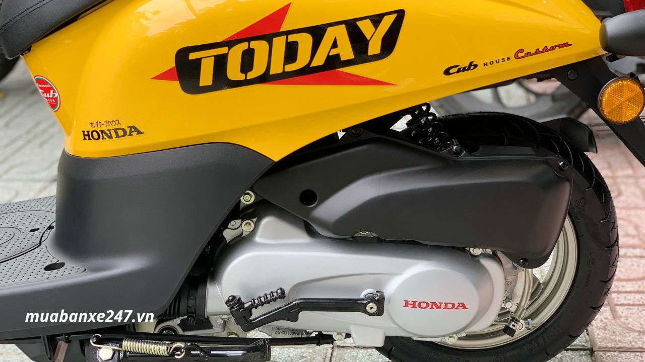 Honda Today 50 màu vàng được khui thùng tại Cubhouse