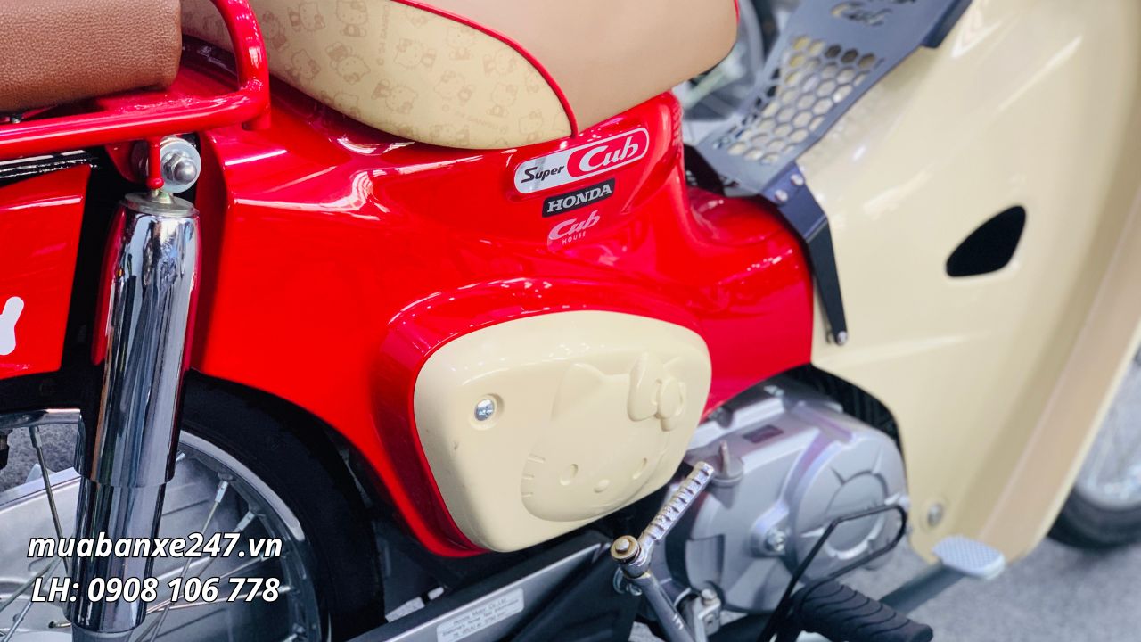 Honda Super Cub Hello Kitty Nhật Bản
