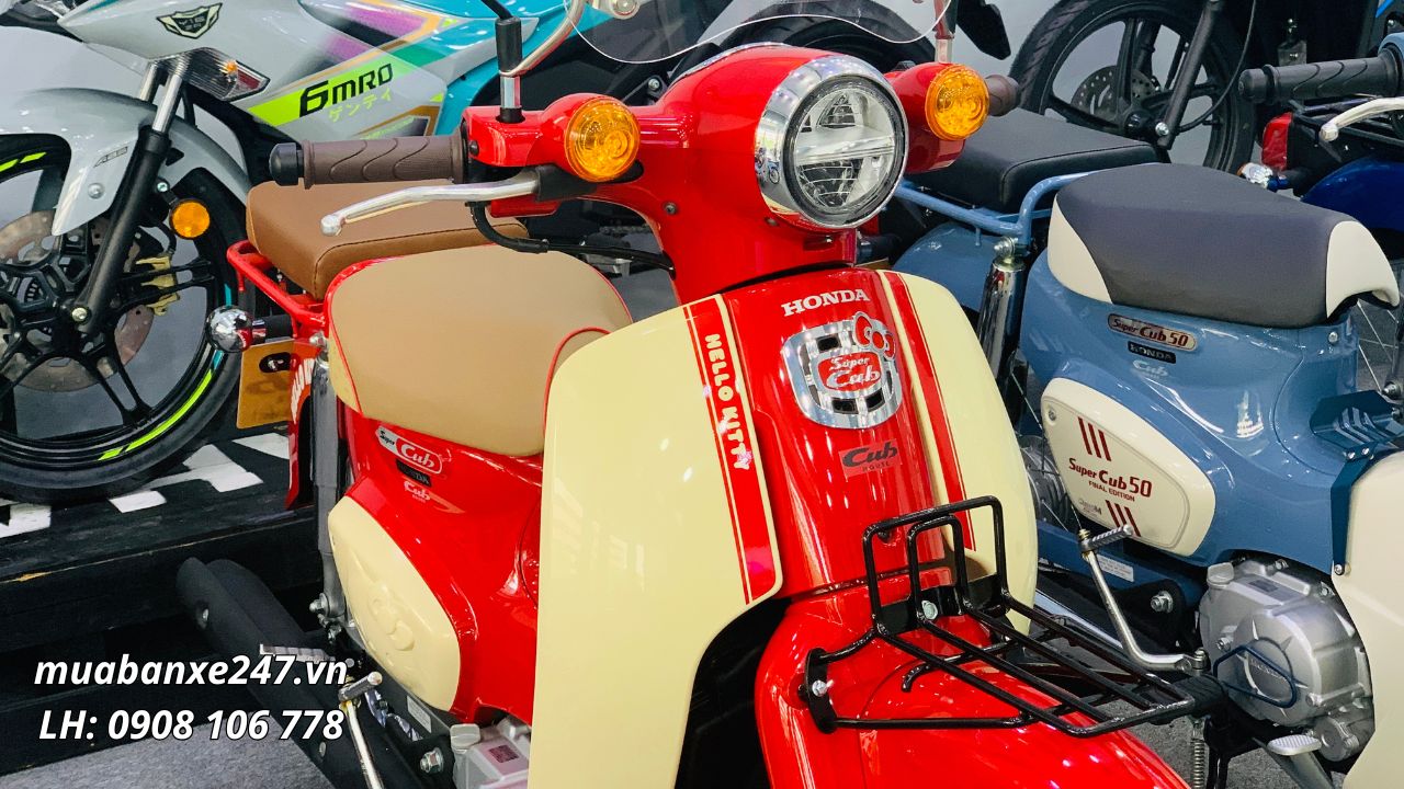 Honda Super Cub Hello Kitty Nhật Bản
