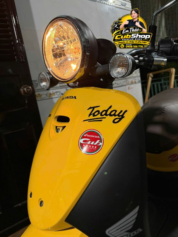 Honda Today 50cc màu vàng