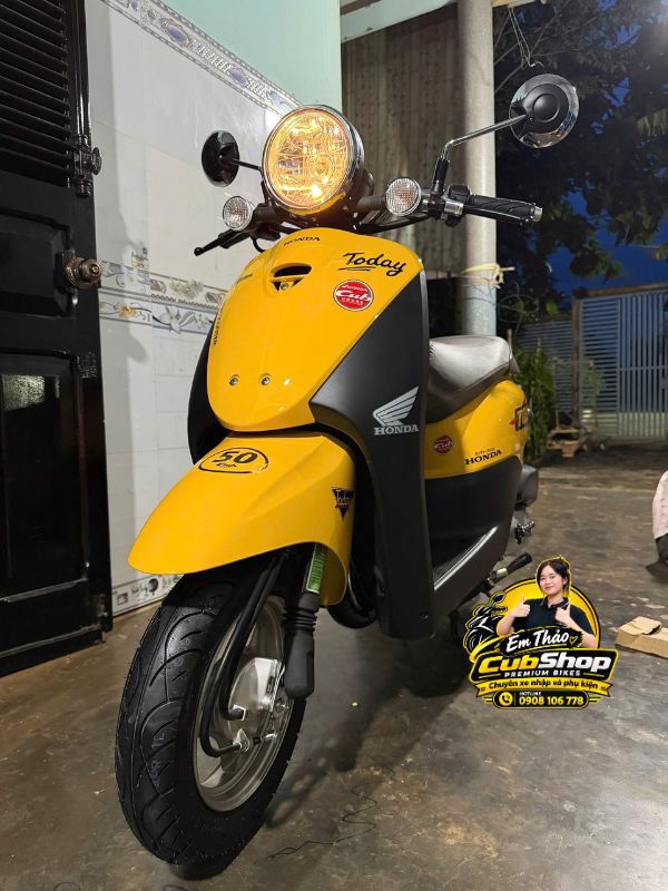 Honda Today 50cc màu vàng